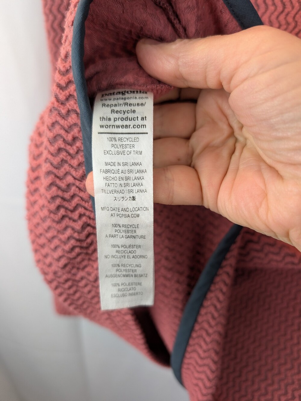 Patagonia - Women's R1 Air Zip Neck Pull Over size XL in VGUc - Picture 6 of 6